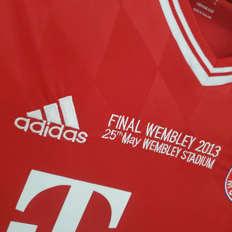 Camisa Retrô Bayern de Munique 2013/14 I Champions League Edition